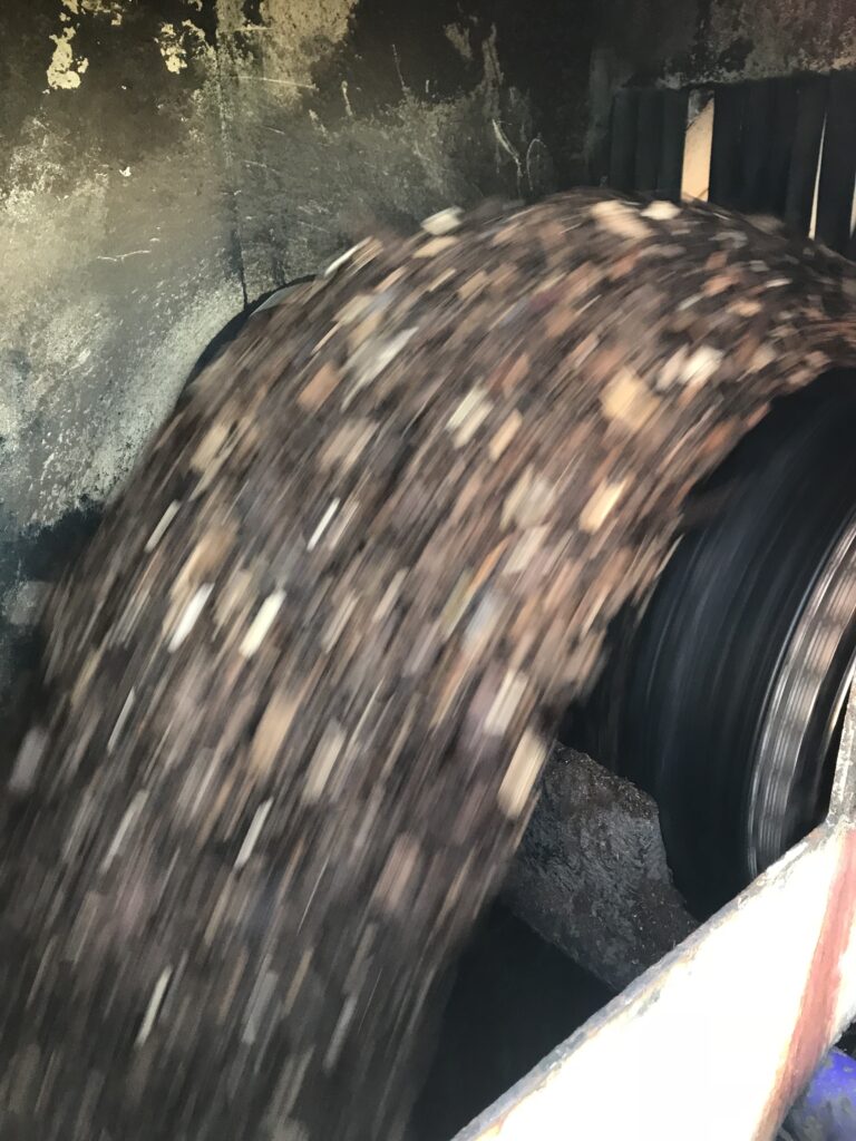 ingenium-design-sandy-wood-chip-conveyor